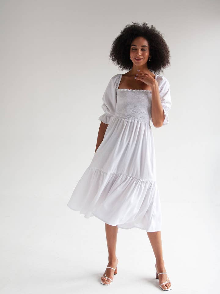 Weißes schulterfreies Leinenkleid mit Puffärmeln für Damen für den Großhandel von Nich Linen