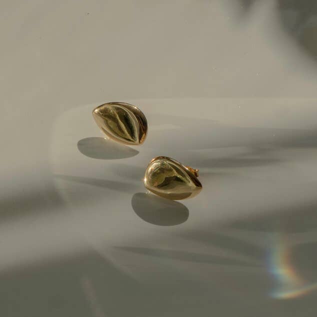 The Hooly Earrings för wholesale av Milk and Rose