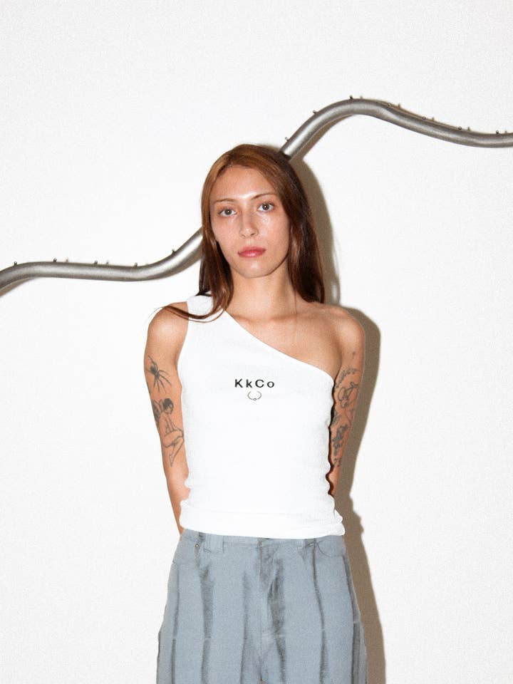 Vit Piercad Enaxlad Ribbat Linne i Vitt för wholesale på Faire2