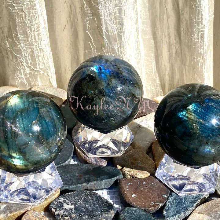 KayleeNYC - Wholesale Spiritual Stone/Crystal - 3-4 Pcs Natural Labradorite Sphere Crystal Ball healing 4