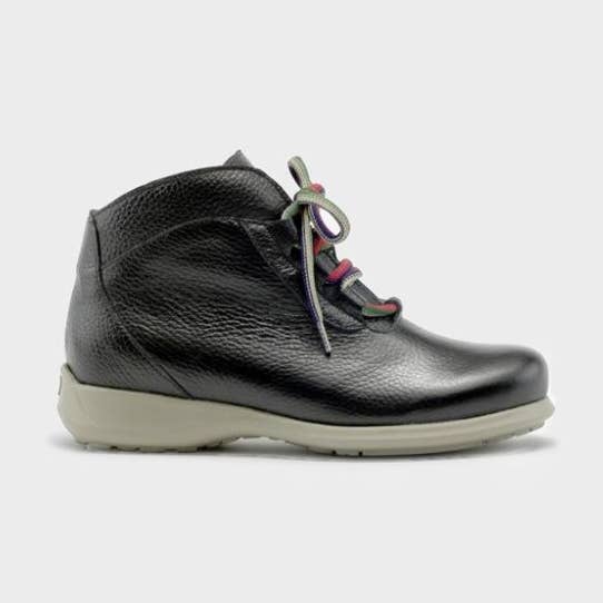 Botín Rural en piel negro para venta al por mayor de Jose Saenz