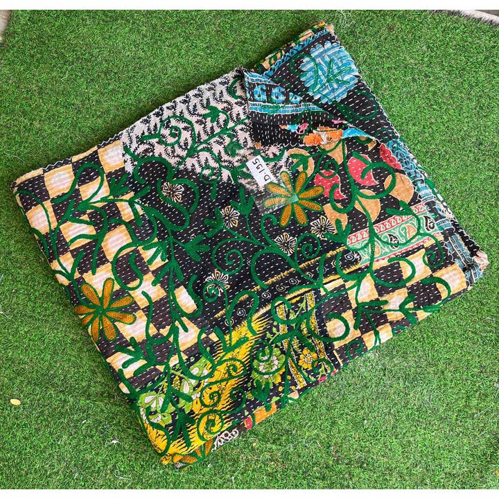 Bhawana Handicrafts - Wholesale Quilt - Suzani dekbed met geborduurde bloemen, vintage wandkleed