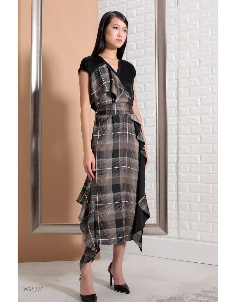 Smart and Joy - Wholesale Dress – Women's - Square Print Ruffle Asymmetric Dress W98370