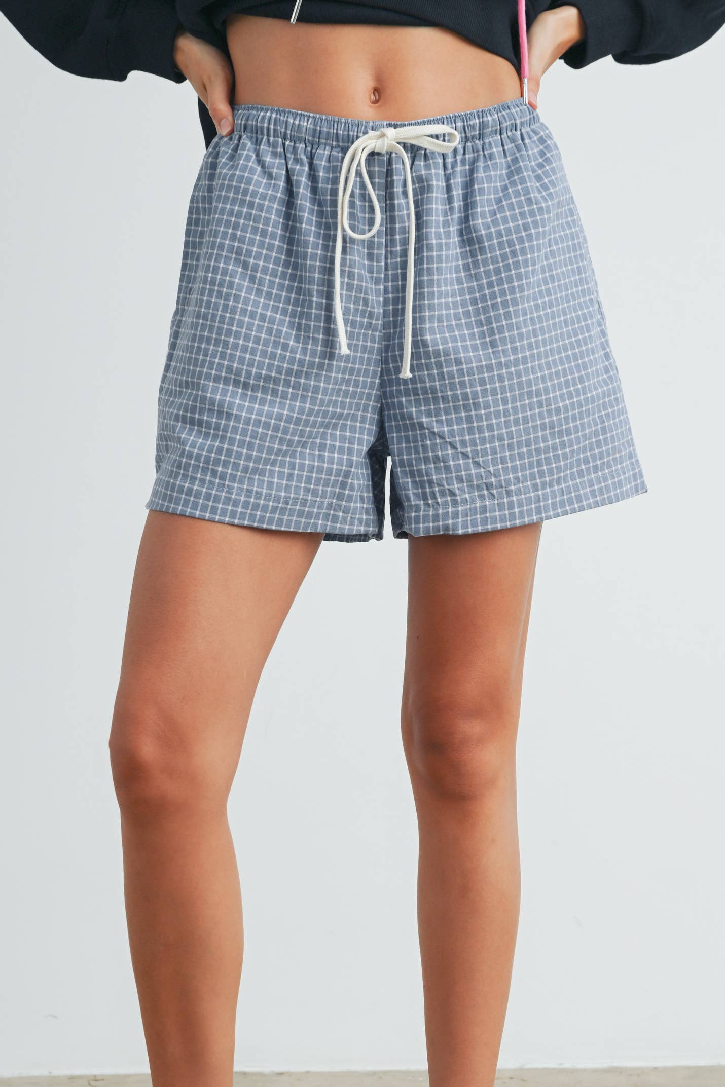 BUTTERMELON - Vendita all'ingrosso Pantaloncini - Donna - Shorts a quadretti con coulisse elastica - BMP745018