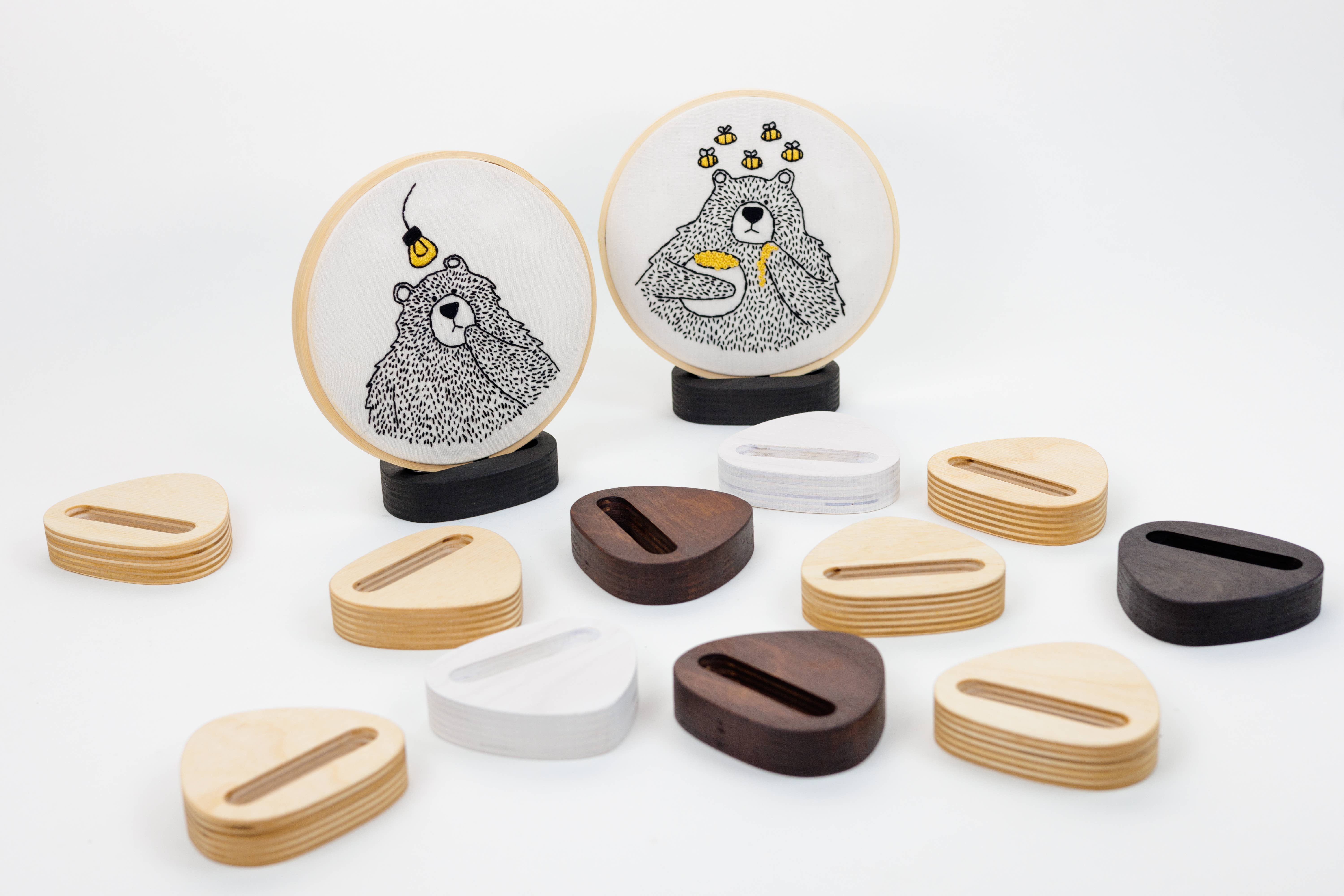 Modern Hoopla – Großhandel Kreuzstich-/Stickzubehör – Starter-Set Original (Rahmen + Halterungen + Garnrollenhalter)5