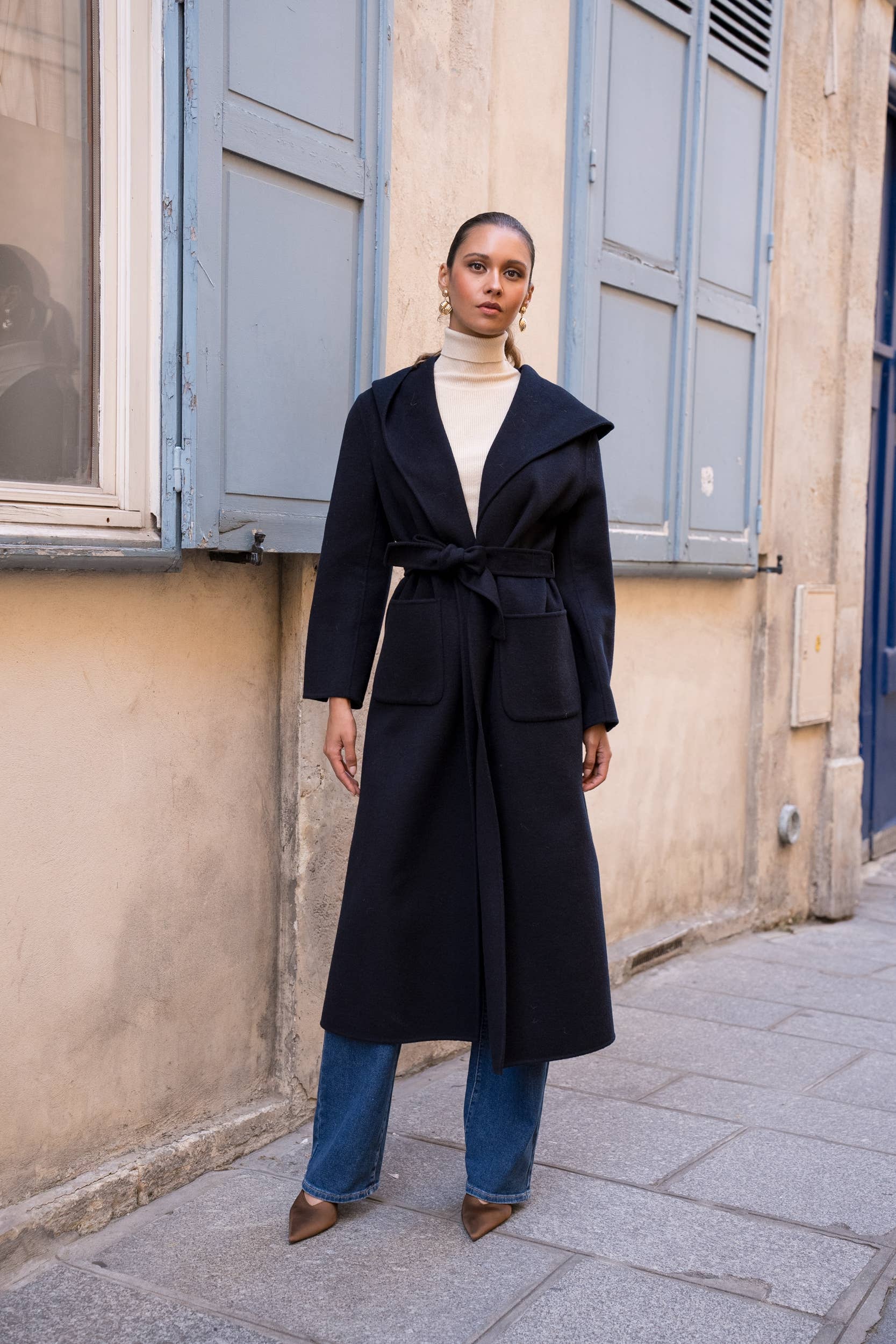 Attentif Paris - Wholesale Coat - Women's - Hand-sewn long wool coat with large hood and belt24