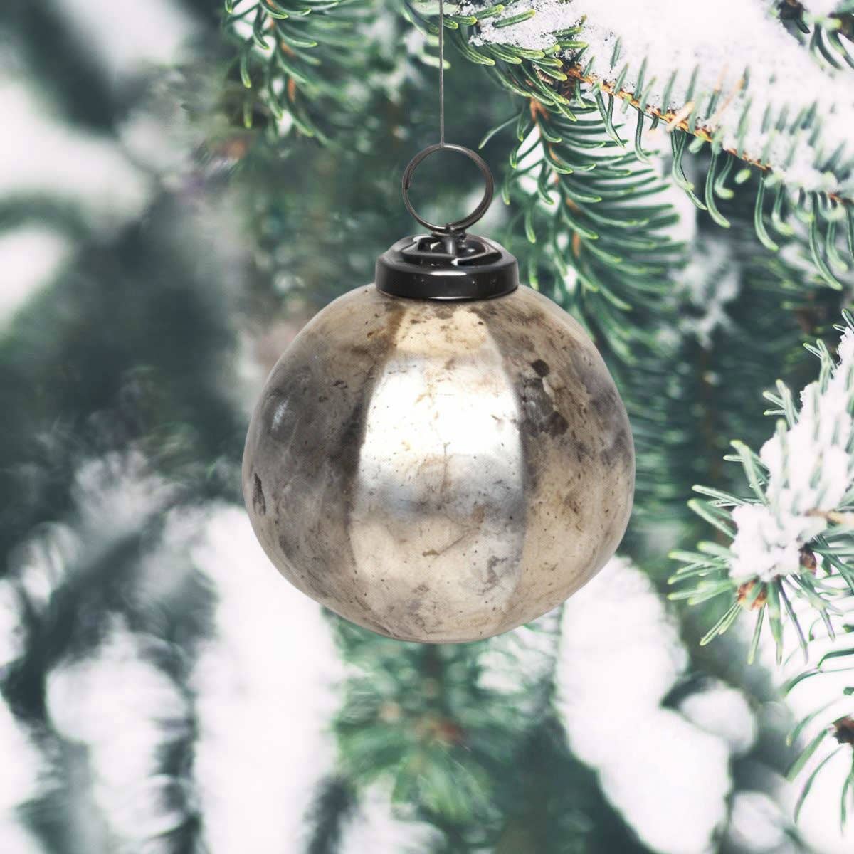 Antikas - Vendita all'ingrosso Decorazione natalizia - Palla di Natale premium rotonda, argento patinato - fatta a mano in India, ∅ 10 cm1