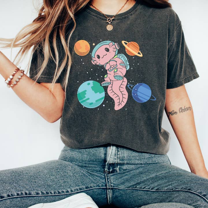 Space Axolotl T-shirt Axolotl Gaver Axolotl Skjorter Axolotl T-shirt Sjove Axolotl Gaver Axolotl Lover Gift Axolotls skjorter for engroshandel hos AFAdesignsCo
