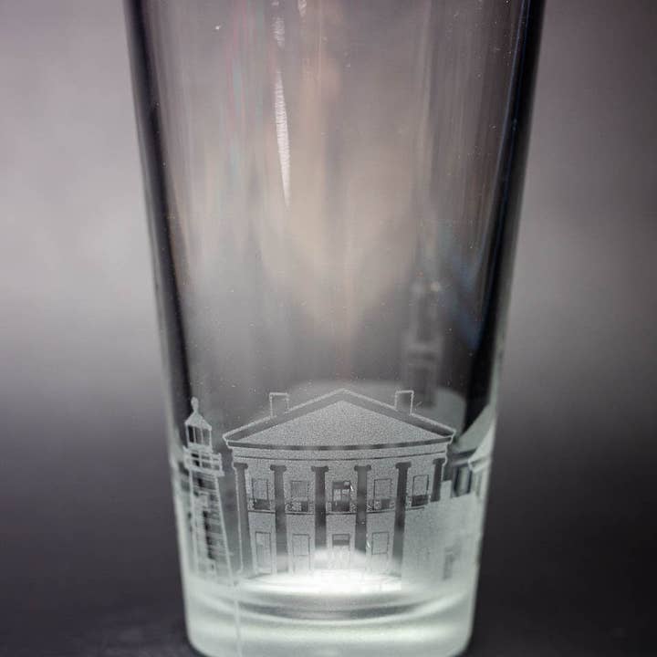 Urban & Etched – wholesale Beer glass/mug – Burlington, Vermont Skyline Pint Glass Barware2