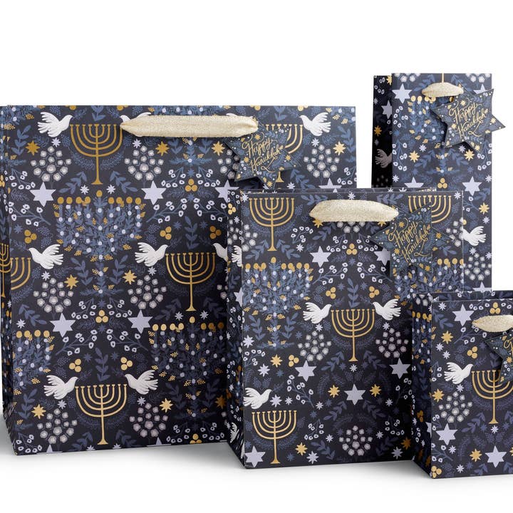 Sac cadeau Laurel Menorah pour la vente par Rifle Paper Co