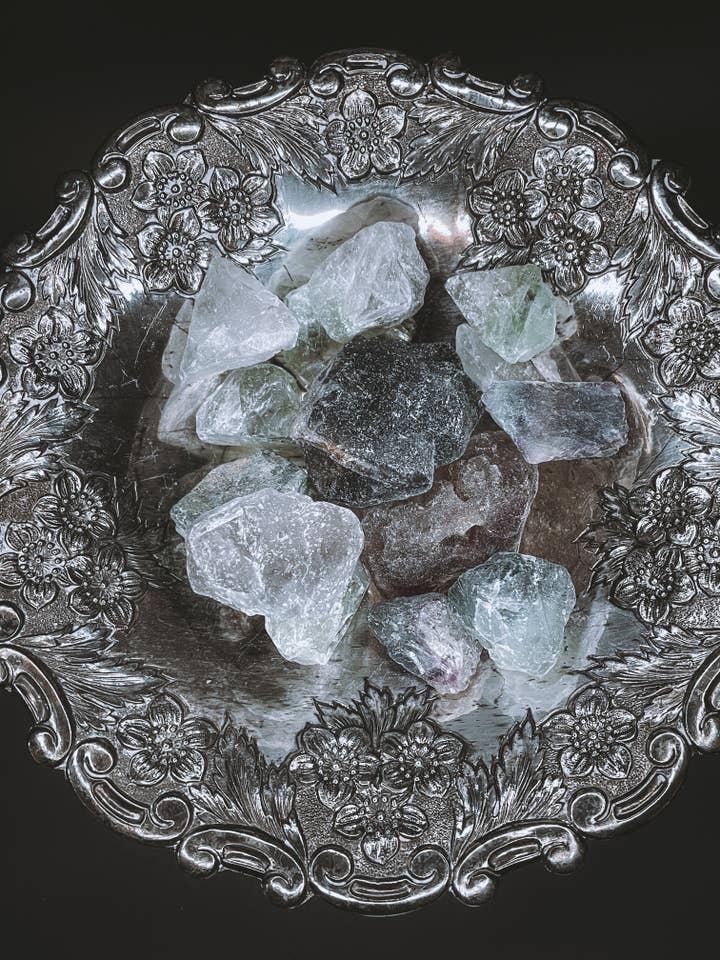 Pietra Spirituale di Fluorite per Chiarezza e Potenziamento Mentale per la vendita all'ingrosso da parte di Night Rituals Occult