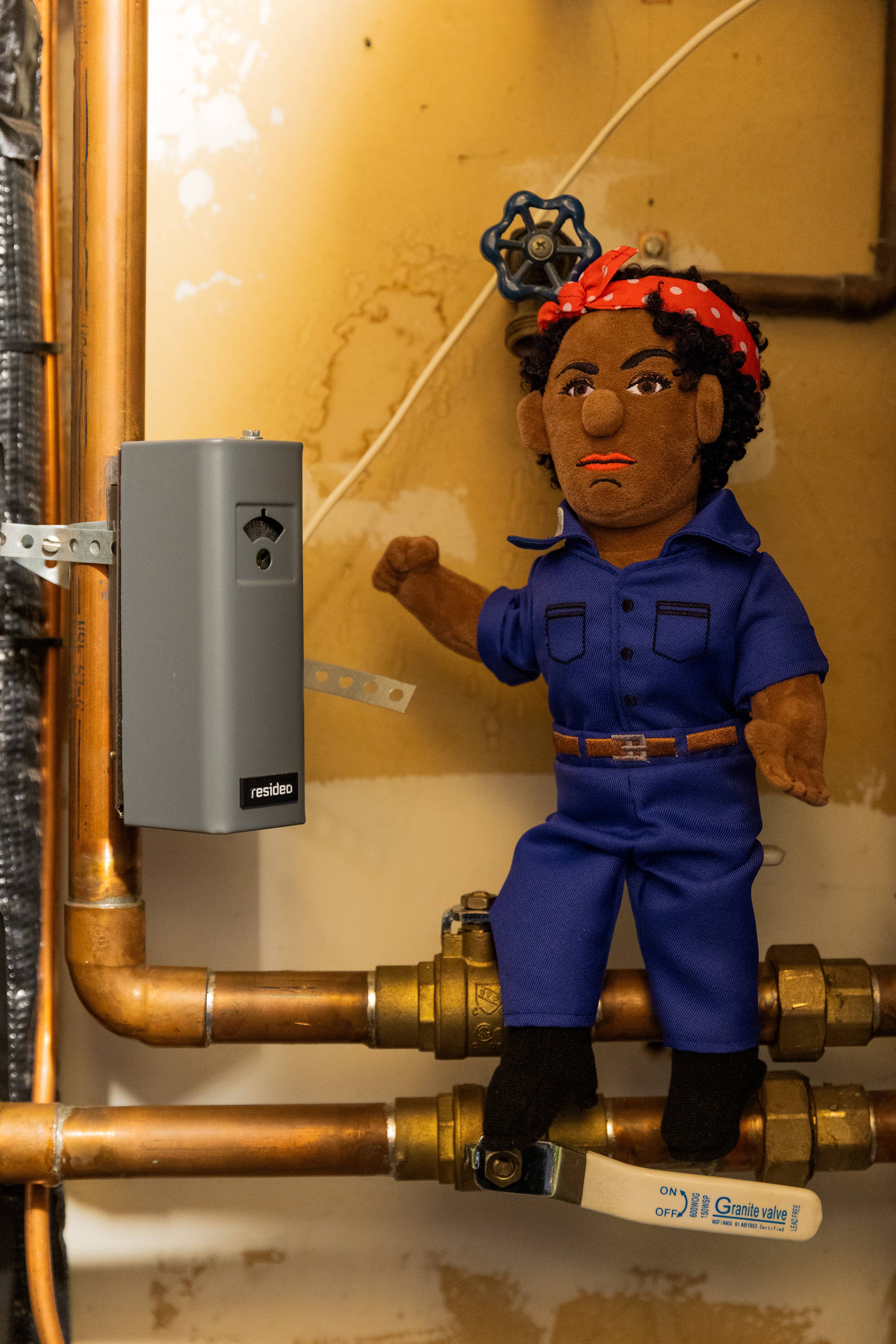 Unemployed Philosophers Guild - Wholesale Stuffed/Plush Toy - Kids & Baby - Black Rosie the Riveter Little Thinker1