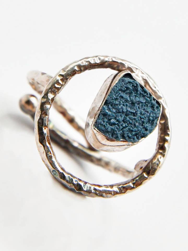 INDUSTRIEL Le Sam Ring pour la vente par Ava Rose by Vero Thibeault