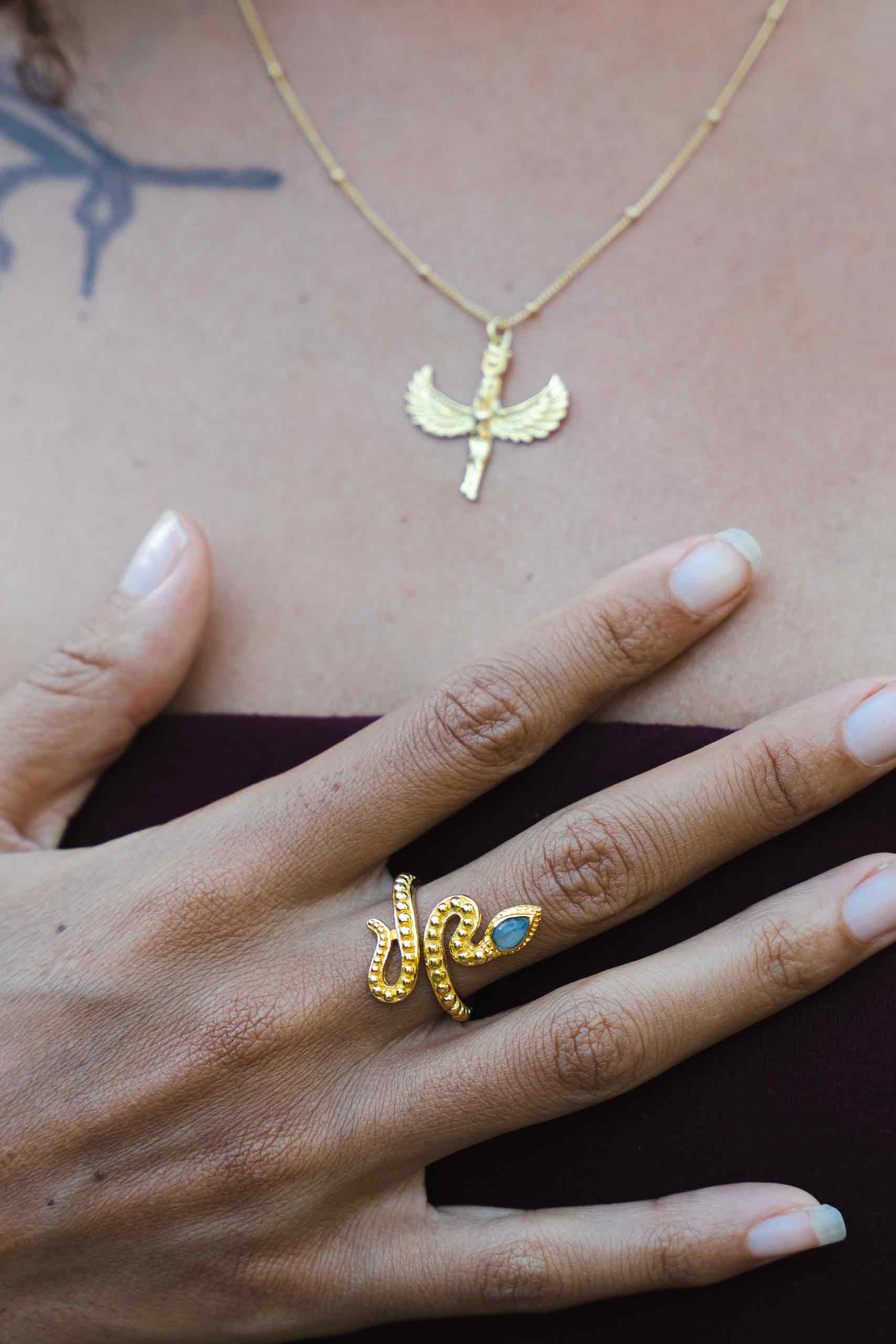 Munay Sacred Jewelry - Vente Colliers à pendentif - Collier Isis aux ailes déployées6