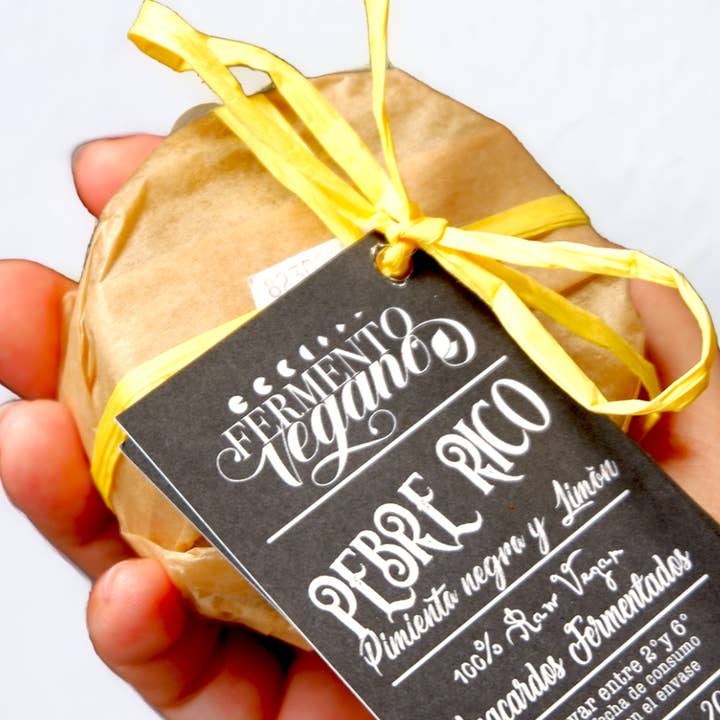 Pebre Rico - Queso vegano con pimienta negra y limón para venta al por mayor de Fermento Vegano