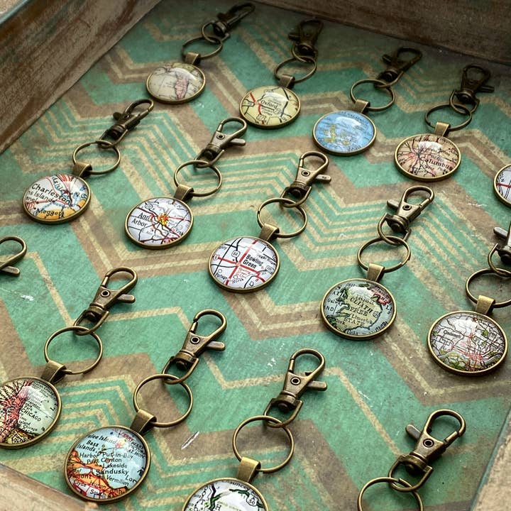 Daisy Mae Designs - Wholesale Keychain - Unisex - Eau Claire Wisconsin Map Keychain Key Chain Bag Charm