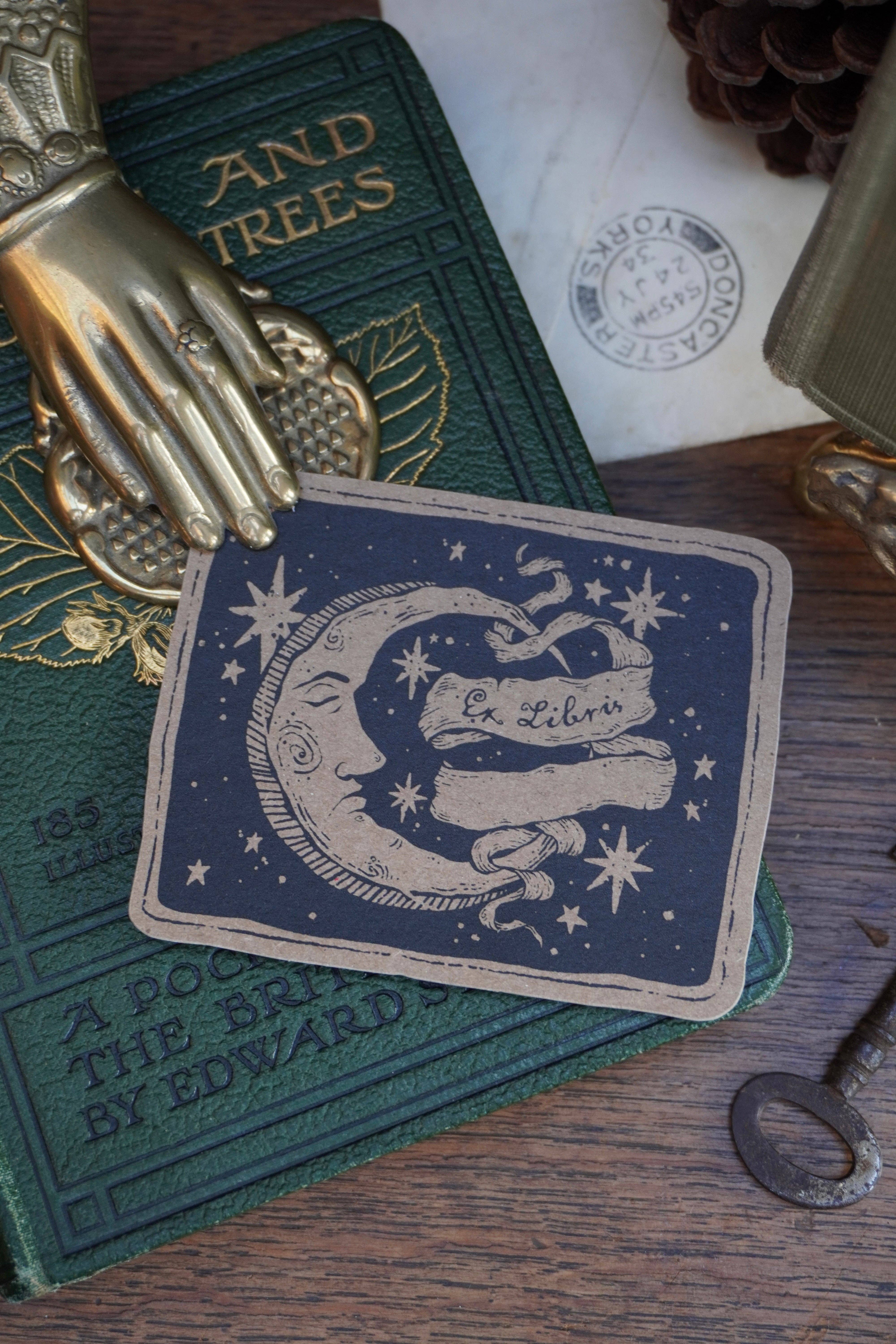 Tooth and Toad - Vente Autocollant - Autocollant Ex Libris lune | Papier kraft1