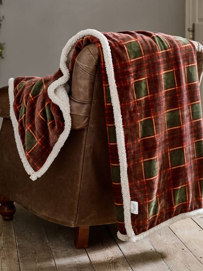 Luxury Rowin Tartan Sherpa Fleece Cozy Throw Blanket for wholesale by Cozy Time Ltd