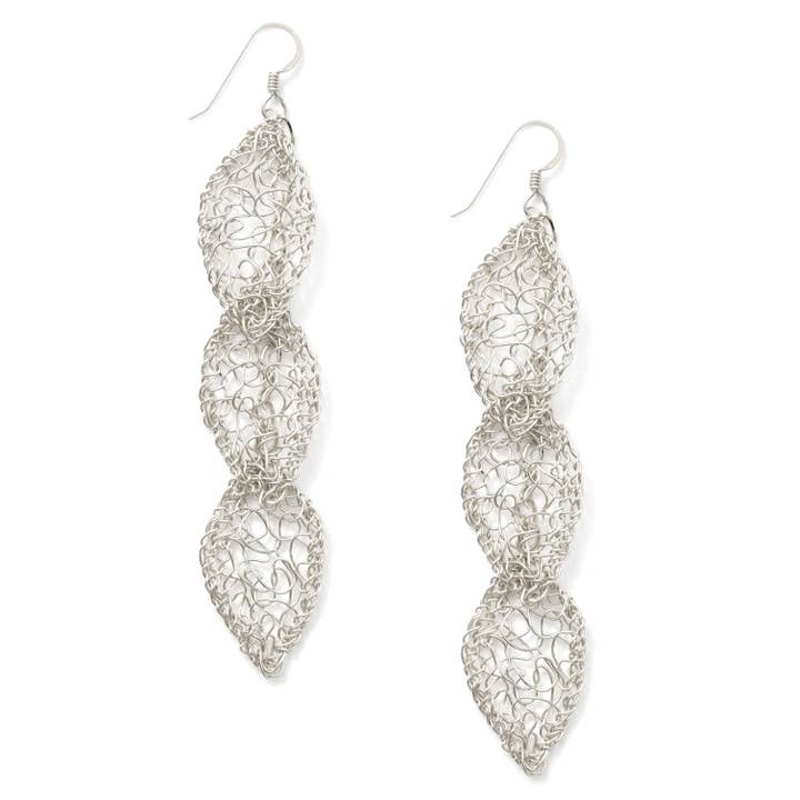 Boucles d'oreilles à breloques à 3 feuilles en argent sterling, boucles d'oreilles pendantes pour la vente par MetaLace Jewelry