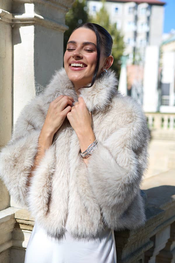 SAACHI – wholesale Capelet – Women’s – Party Fur Capelet Topper0