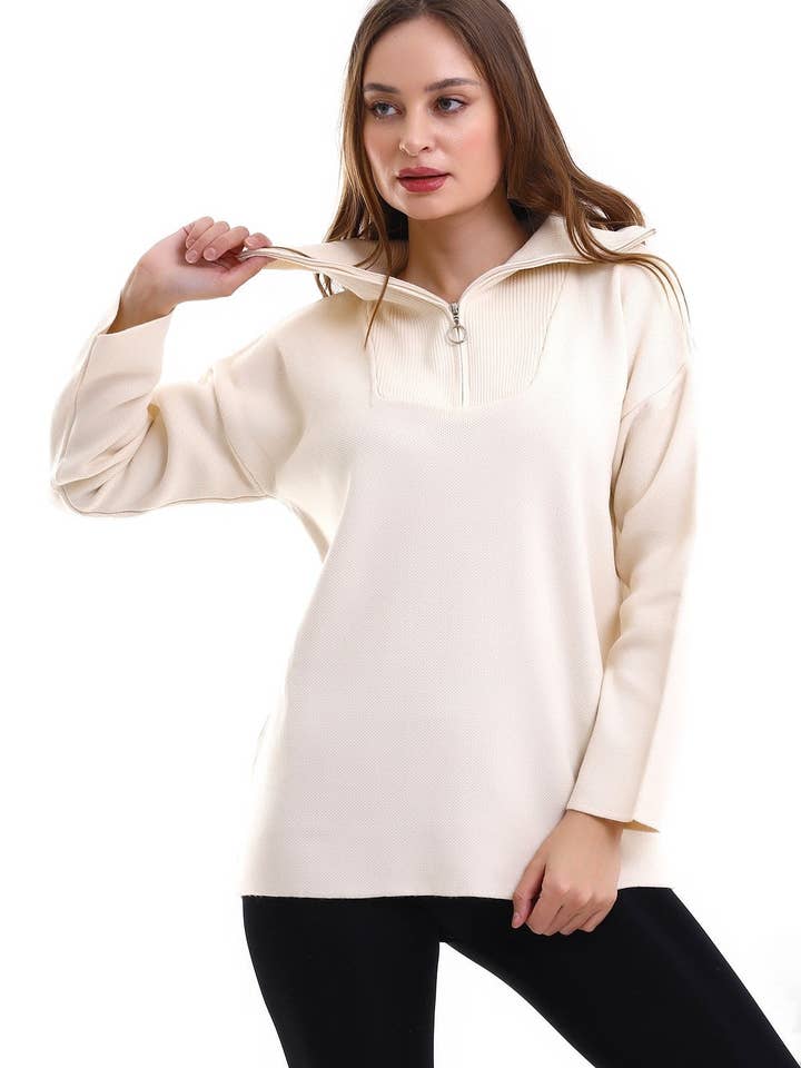 PULL EN TRICOT À COL ZIPPÉ pour la vente par Cloth Cube