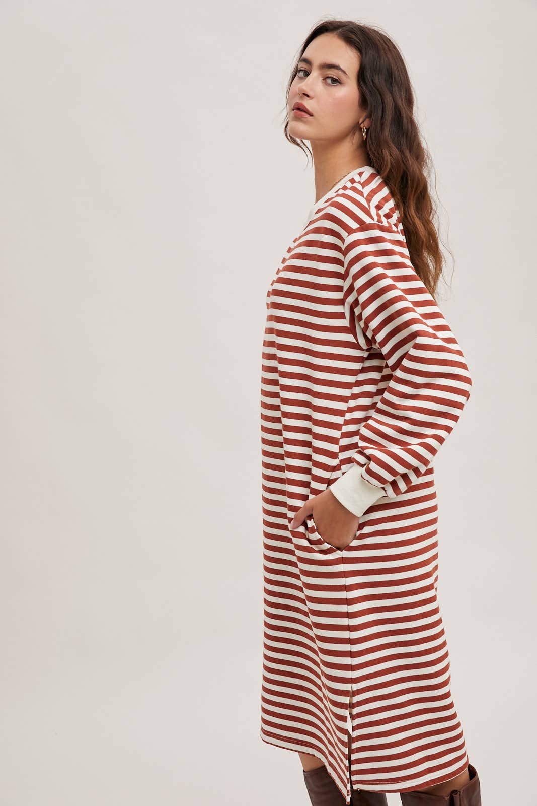 Bluivy – wholesale Klänning - Dam – RANDIG FRANSK FROTTÉ MIDIKLÄNNING11