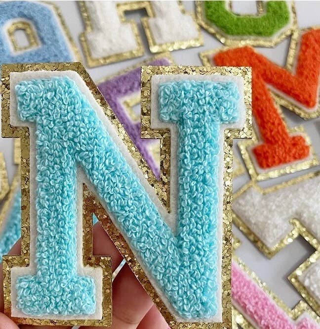 Rosie Posie Patches - Vendita all'ingrosso Toppe - Lettere Varsity in Chenille Azzurro Chiaro0