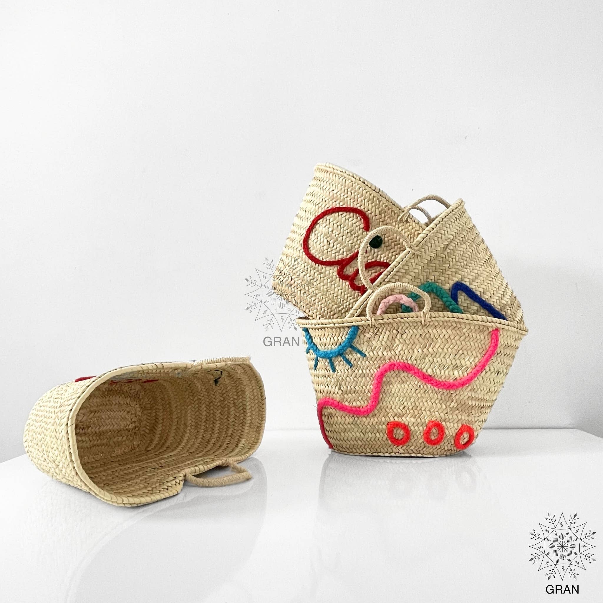 Gran Wholesale - Vente Sac de plage - Sacs en paille brodés personnalisés avec anses courtes, sac cabas11