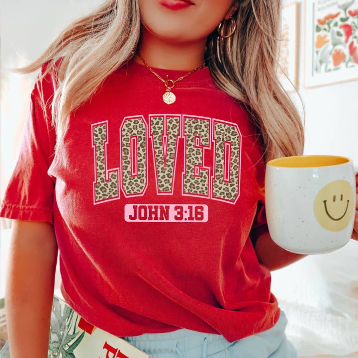 Leopard elskede Valentinsdag T-shirt | Comfort Colors for engroshandel hos Shoppe SHC