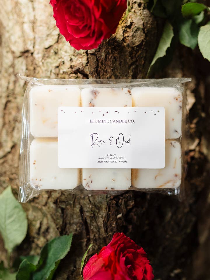 Rose & Oud sojavoks smelter for engroshandel hos Ilumine Candle Co.