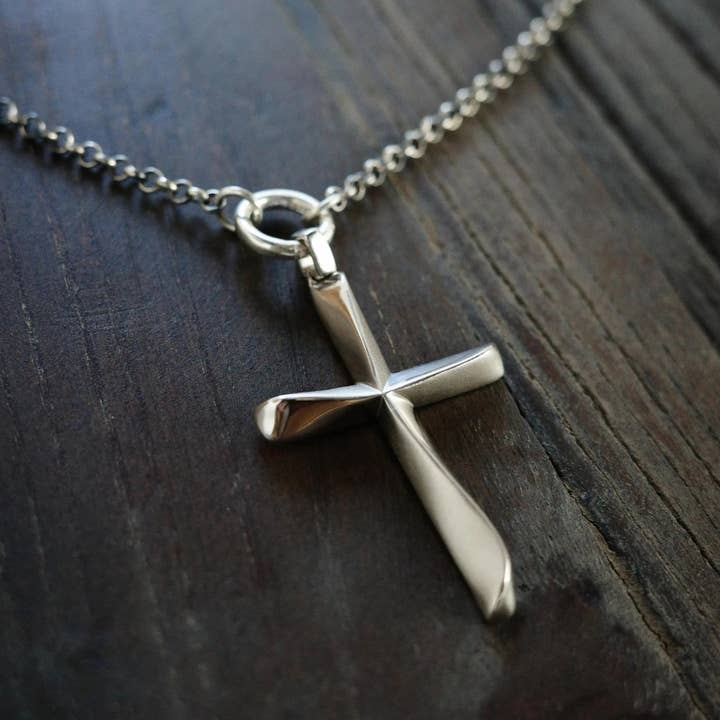 Pilgrim's Way - 925 Sterling Sølv Sandblæst Kors Vedhæng Halskæde Unisex for engroshandel hos LuminaSalina