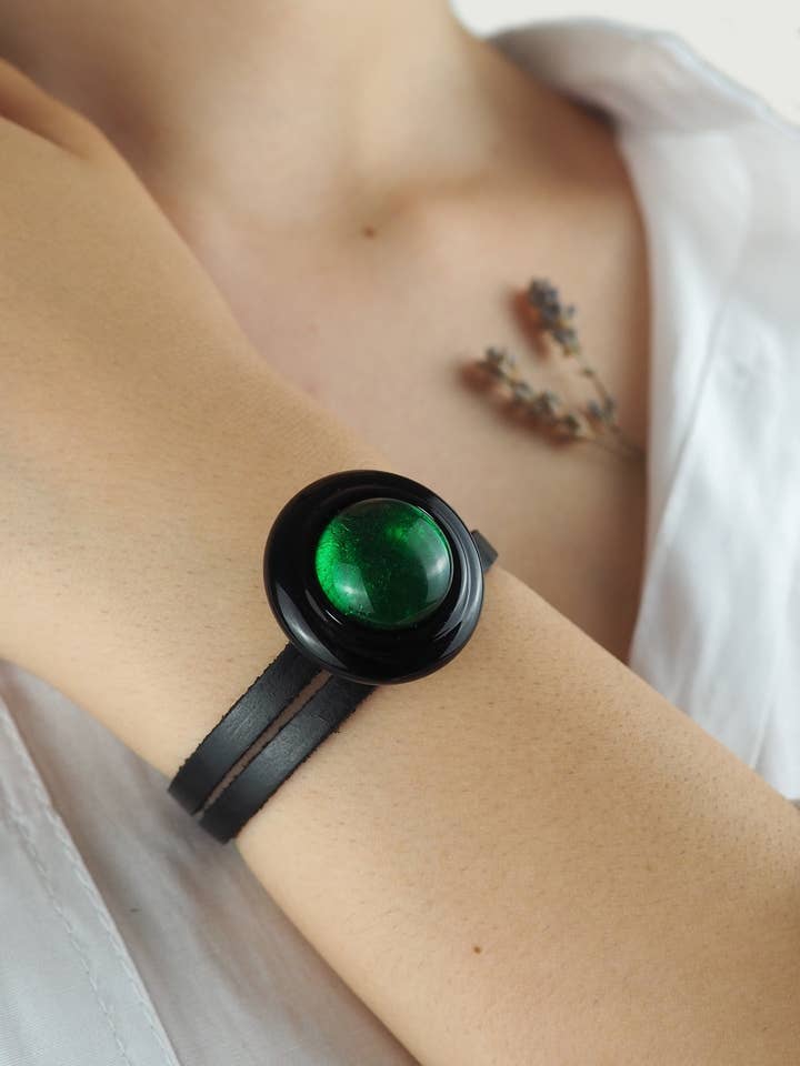 Bracciale Regulus realizzato a mano in vetro di Murano, gioielli per la vendita all'ingrosso da parte di Drusilya Glass Art