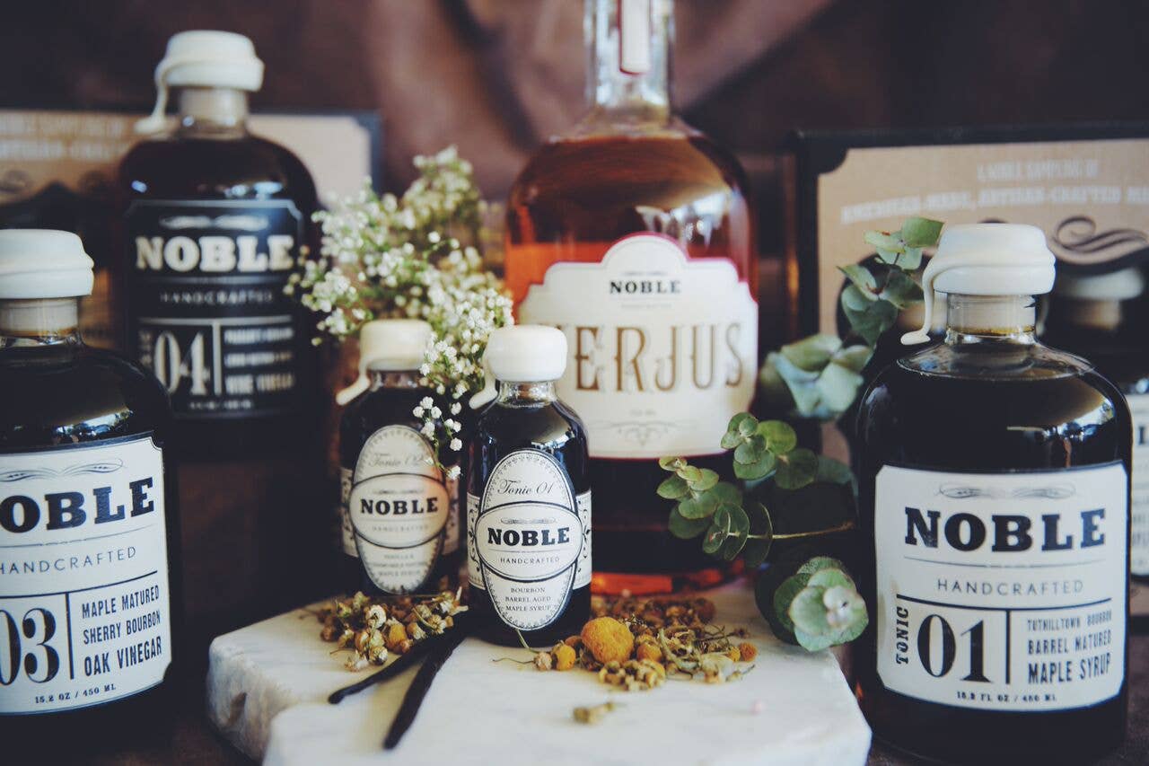 Mikuni Wild Harvest USA - Wholesale Maple Syrup - Noble 02: Tahitian Vanilla Chamomile Maple Syrup / 450 ml1