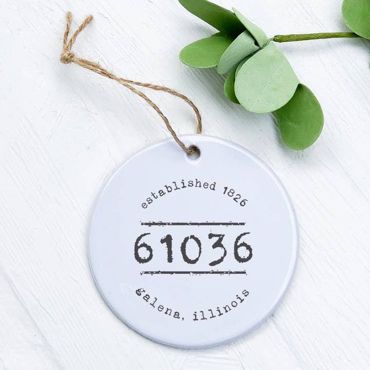 Etablerad postnummer/stad - Anpassad prydnad för wholesale av Indigo Tangerine
