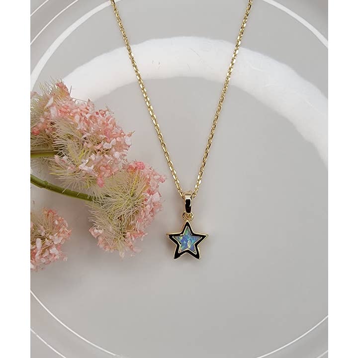 LABORATORIEODLAT OPALSTJÄRNHALSBAND. för wholesale av BETTYOH INC