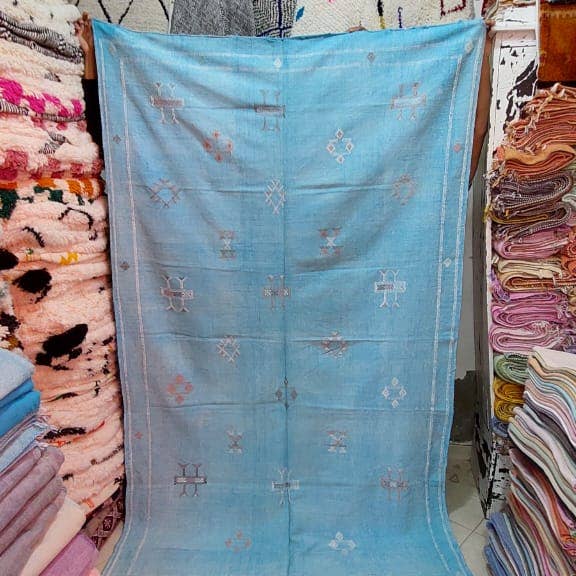 Maroccarpets Poufs and pillows wholesale +31648976894 - Wholesale Vloerkleed - Nieuw HANDGEMAAKTE MAROKKAANSE Cactus zijden tapijt19