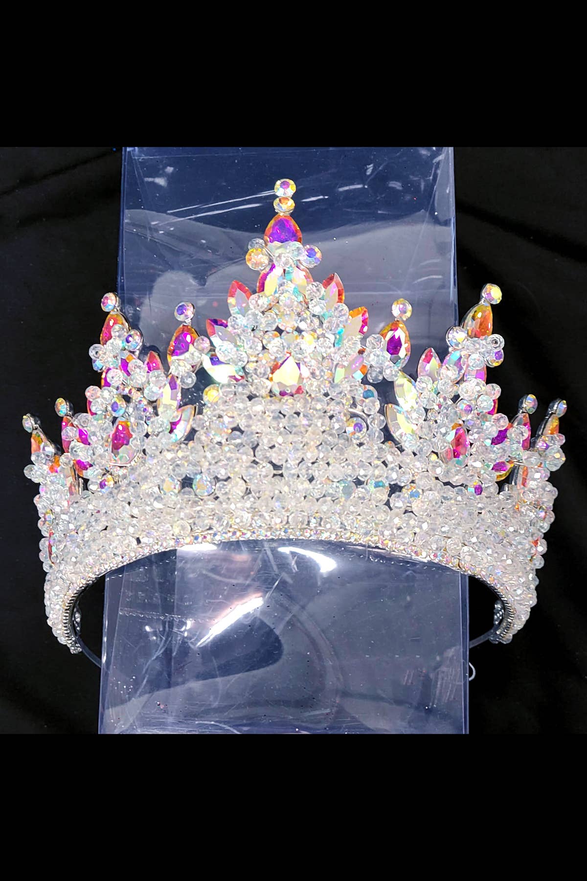 Chicas - Wholesale Tiara - Women's - Beautiful metal tiara with crystal balls and jewels HT97724