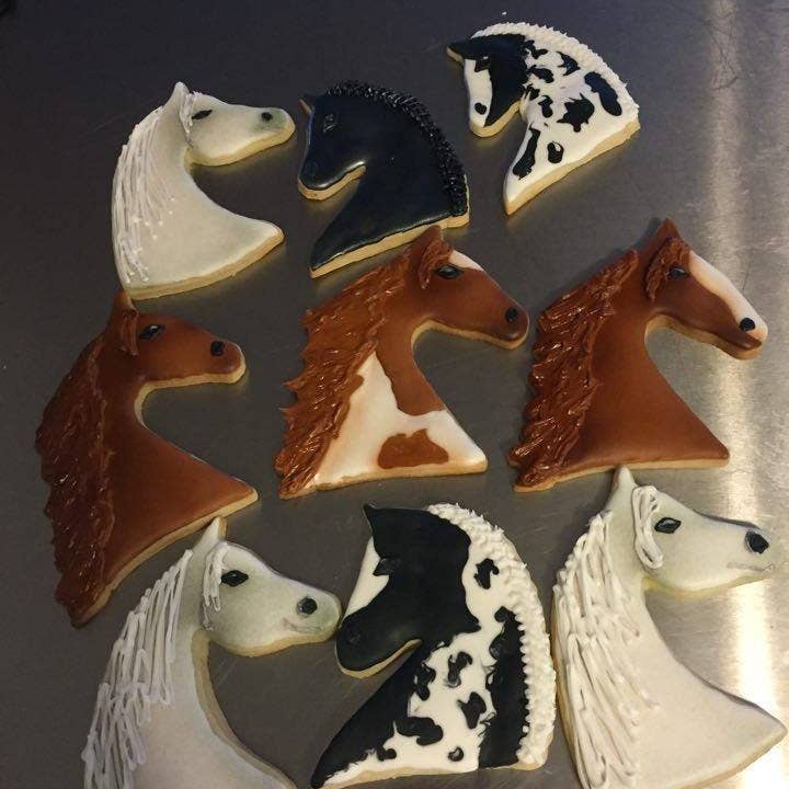 The Gift Horses – wholesale Biscuit cutter – HORSEHEAD COOKIE CUTTERs" - Large w/Gift Box with Recipes (4 Breed Types) Mothers Day Gifts, Christmas Gifts6