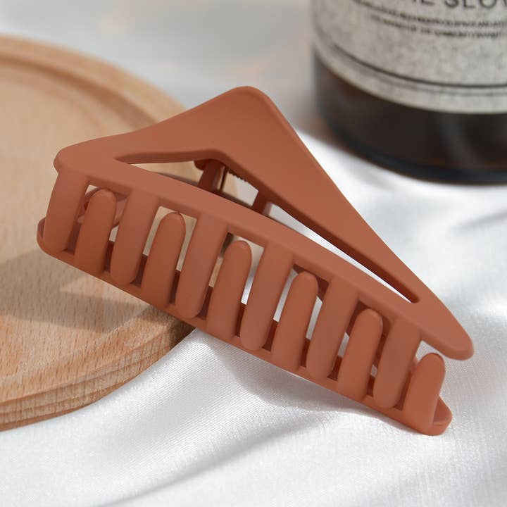 SoapElenGlen - Wholesale Hair Clip - Women's - French Geometric Hollow Triangle Hair Claw Clip1