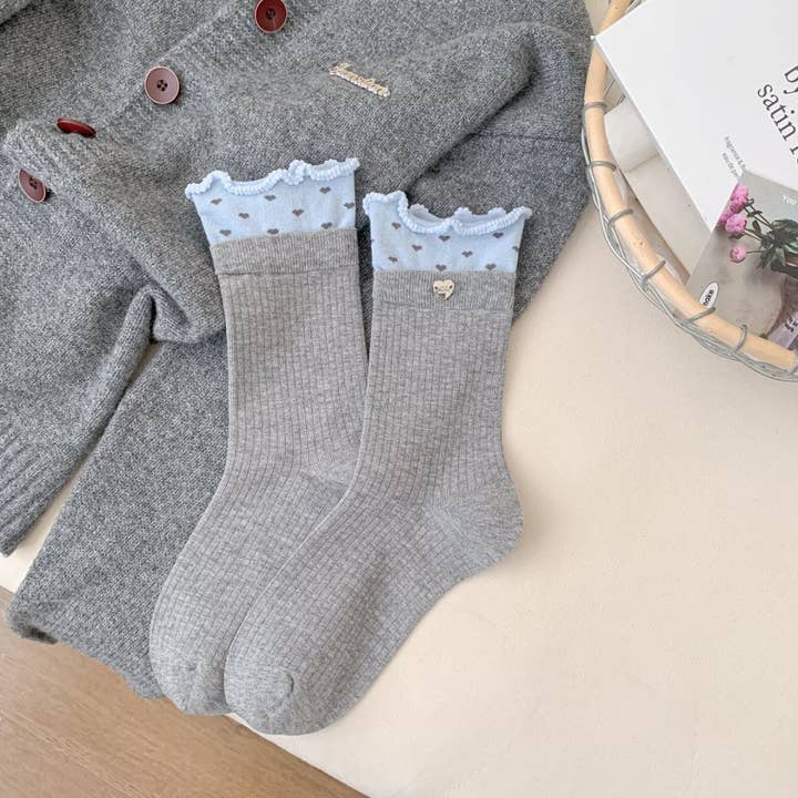 alberalkirk - Wholesale Socks - Women's - Color Block Ruffle Trim Socks Polka Dot Button Accent M5A022