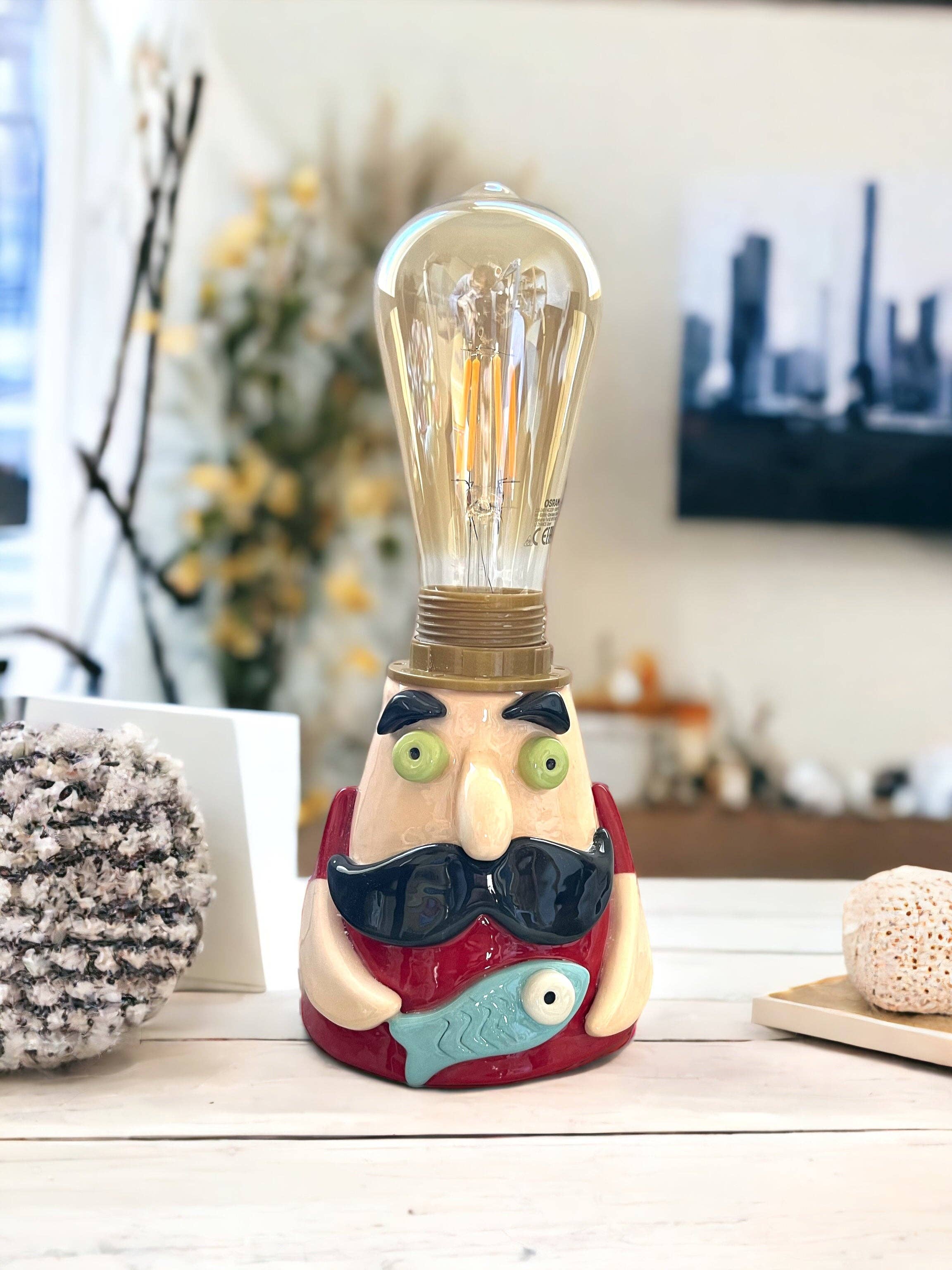 Thetis Art Studio - Wholesale Figurine Lamp - Lampada da tavolo Fisherman1