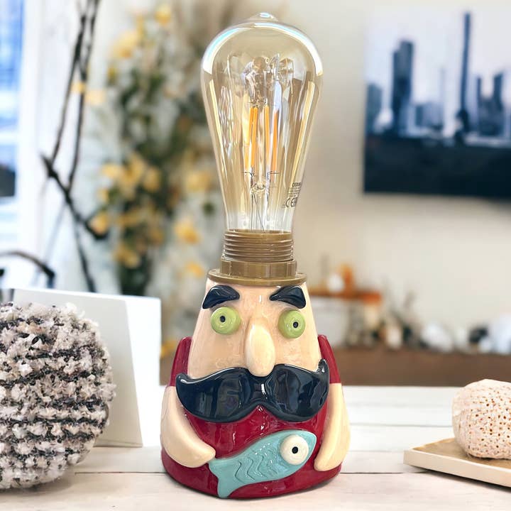 Thetis Art Studio - Wholesale Figurine Lamp - Lampada da tavolo Fisherman1