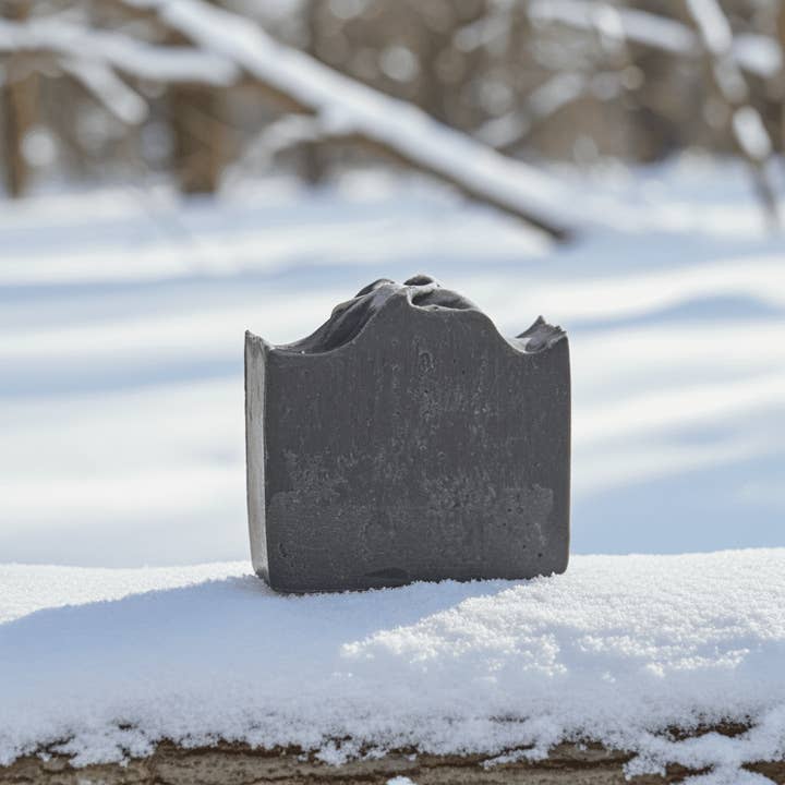 Stormborn - Geactiveerde Houtskoolzeep voor wholesale door SOAPMATE