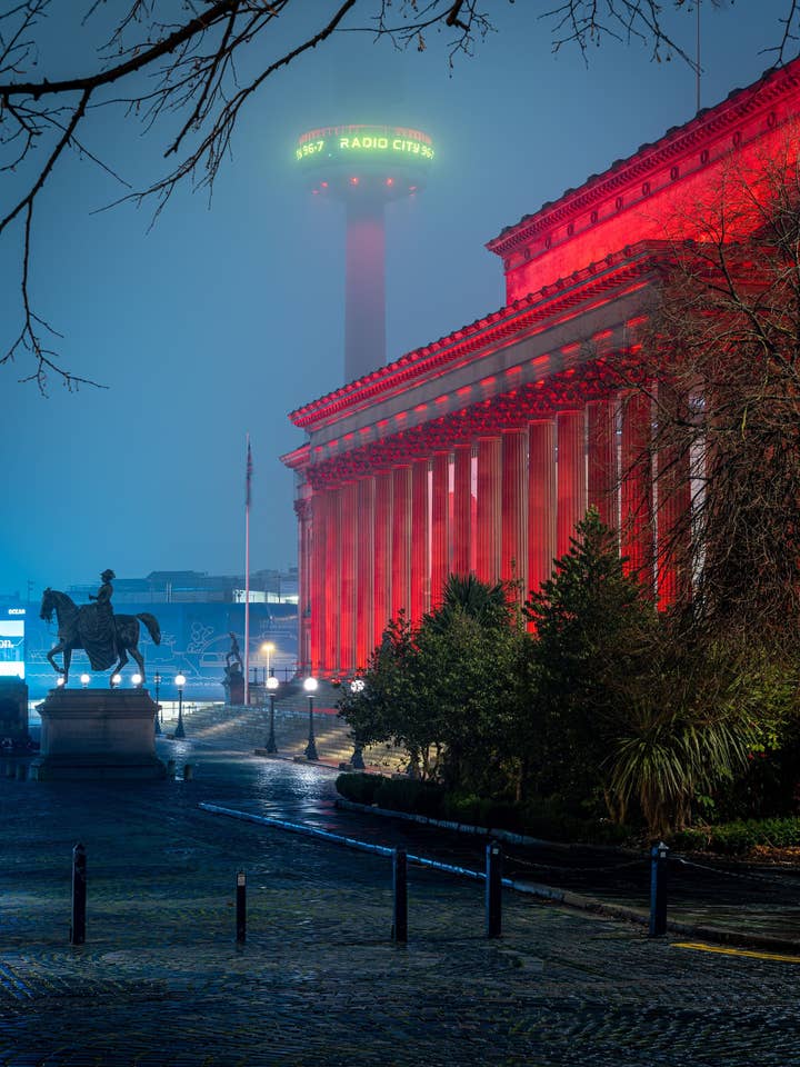 Pôster de Liverpool - Foggy Liverpool por atacado de Posters & Puzzles