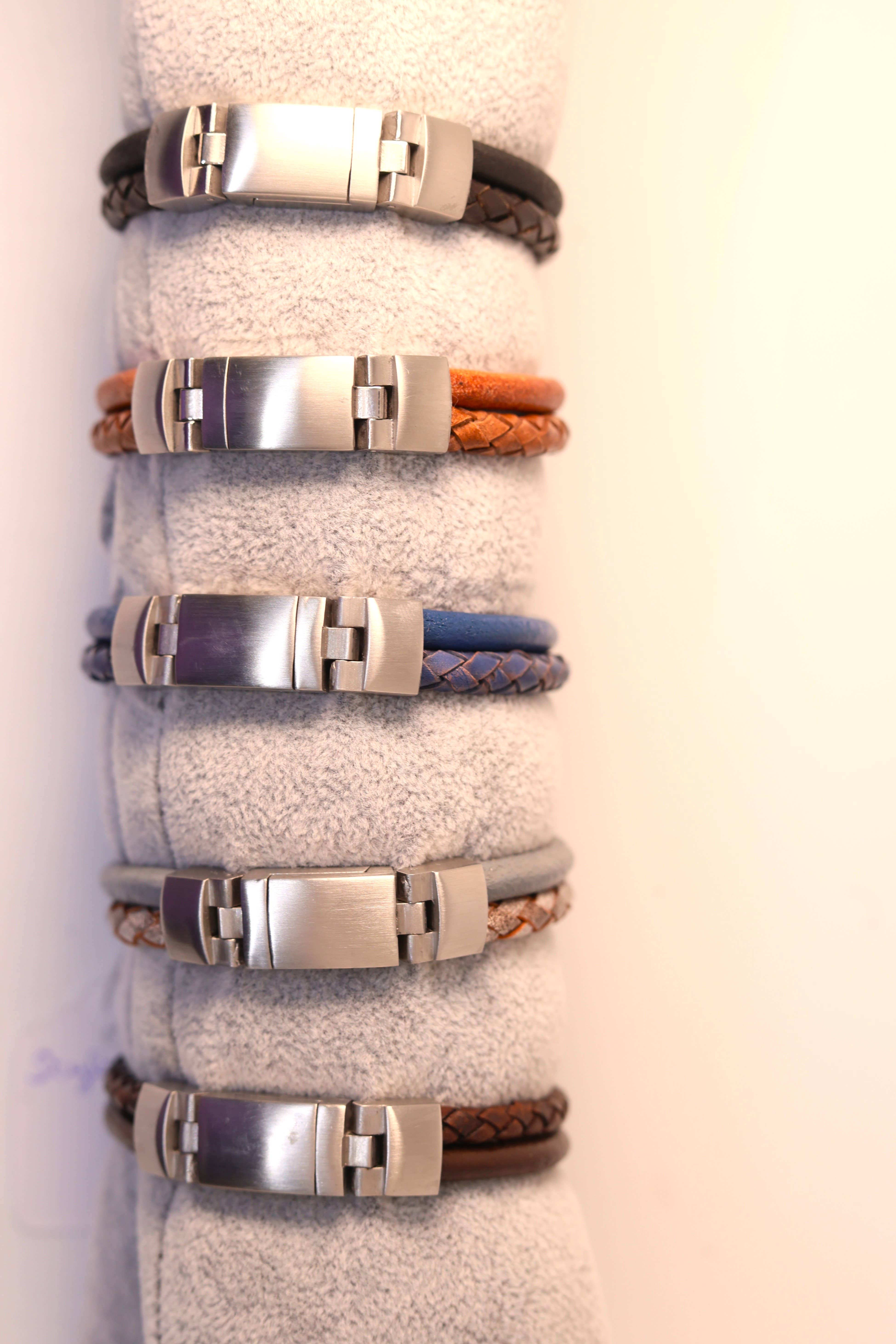 Sun Enterprises B.V. - Wholesale Woven/Braided Bracelet - Mix Braided Leather Bracelet with Silver Lock 11mm1