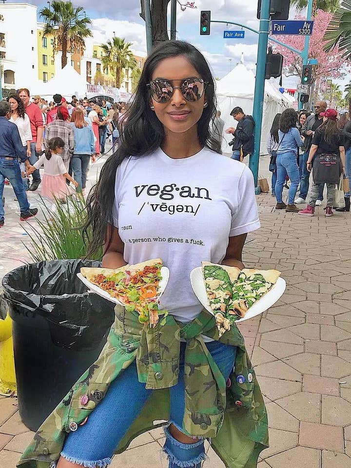 Organic Made in USA T-shirt - Vegan, en person, der giver en fuck! for engroshandel hos Vegan Club