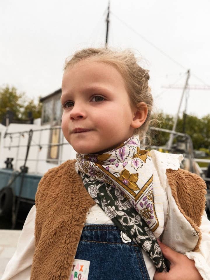 Foulard camel in lurex 50 cm per la vendita all'ingrosso da parte di SO FAMILY