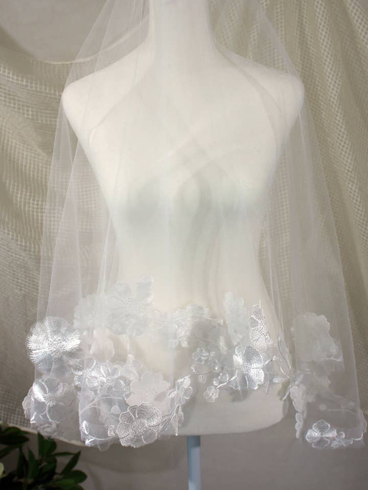 Velo de novia de encaje 3D Wildflower en encaje blanco para venta al por mayor de Rose Red Bridal