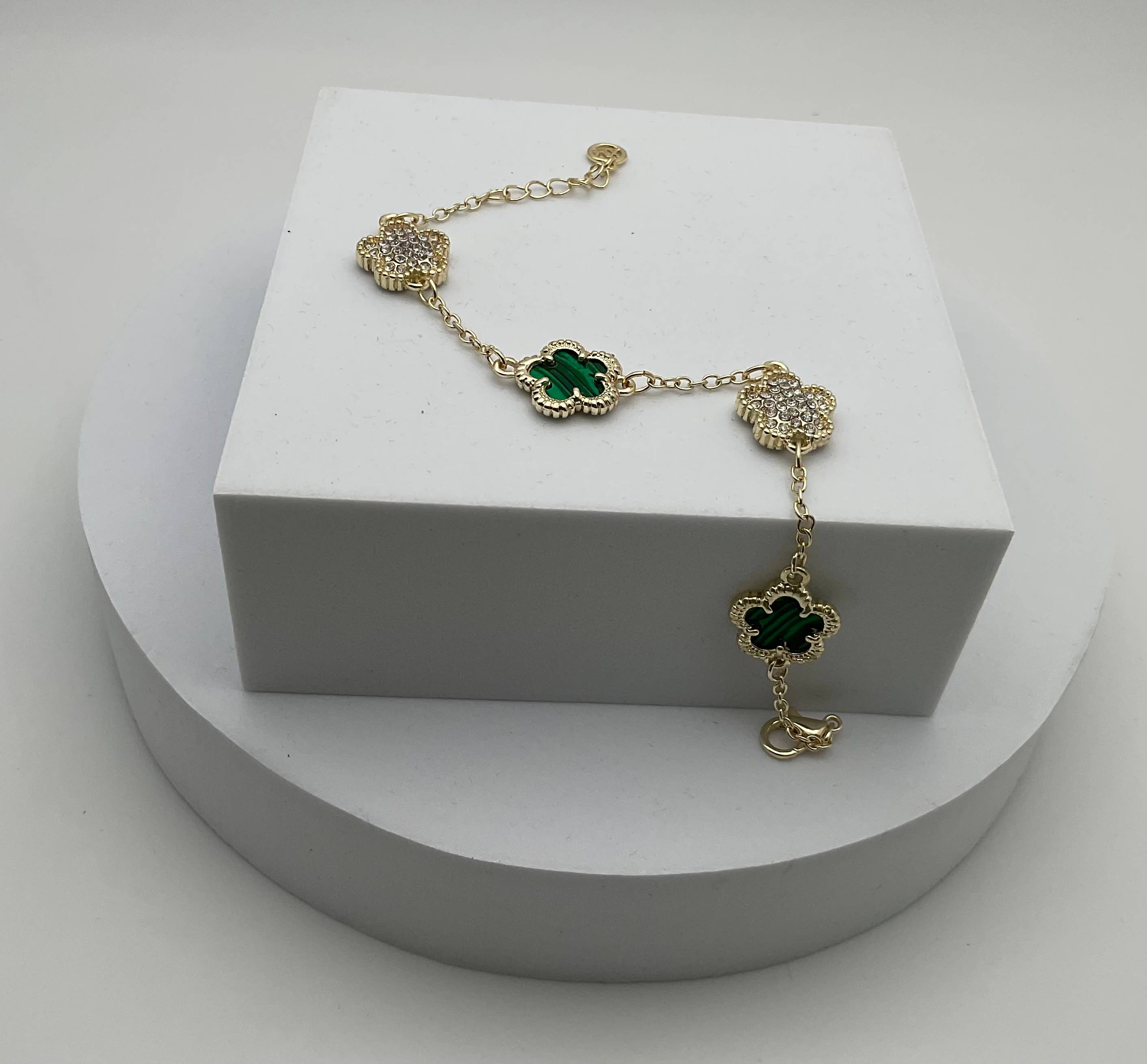 My Best Kept Jewelry – wholesale Charm/dangle bracelet – Assorted Coloured Clover Station Bracelets6