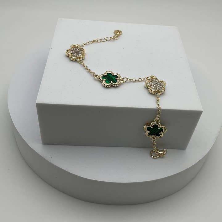 My Best Kept Jewelry – wholesale Charm/dangle bracelet – Assorted Coloured Clover Station Bracelets6